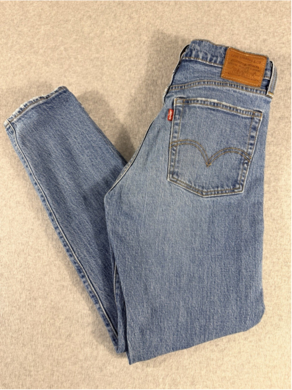 Levi’s Wedgie Straight Jeans Women’s 31 High Rise Button Fly Blue